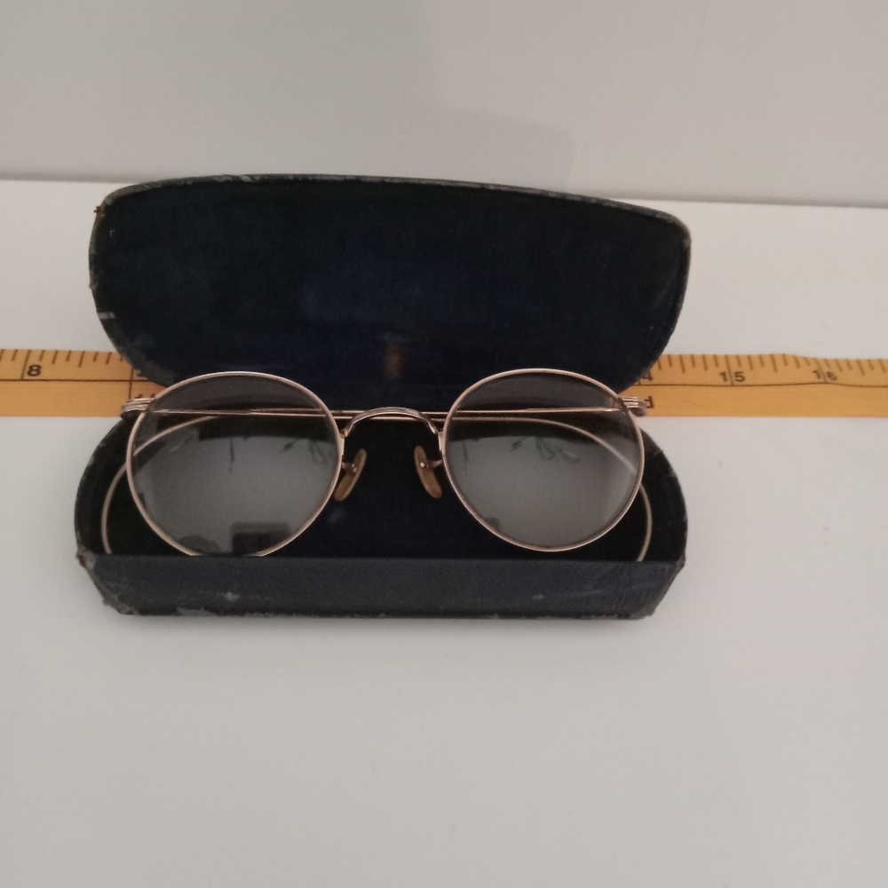 Vintage spectacles with case